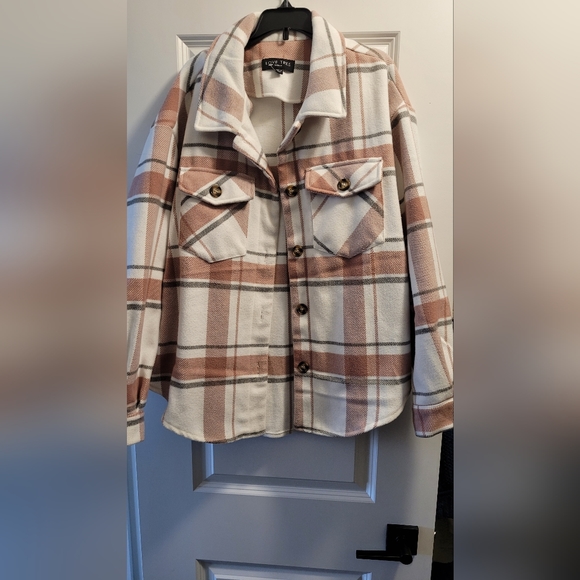 Shacket - Picture 1 of 3